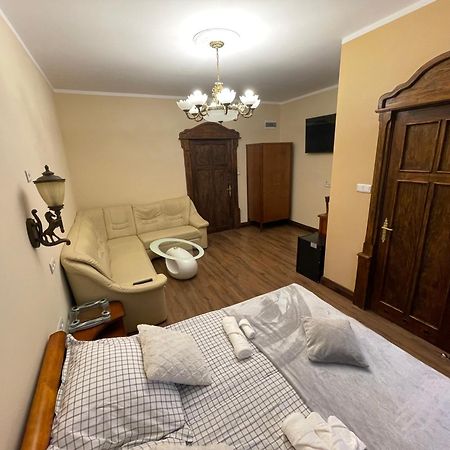 Dworek Oliwski Bed and Breakfast Gdansk Exterior foto