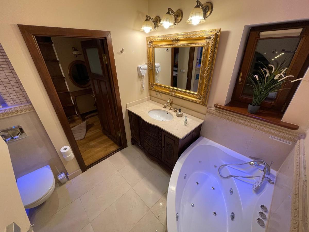 Dworek Oliwski Bed and Breakfast Gdansk Exterior foto