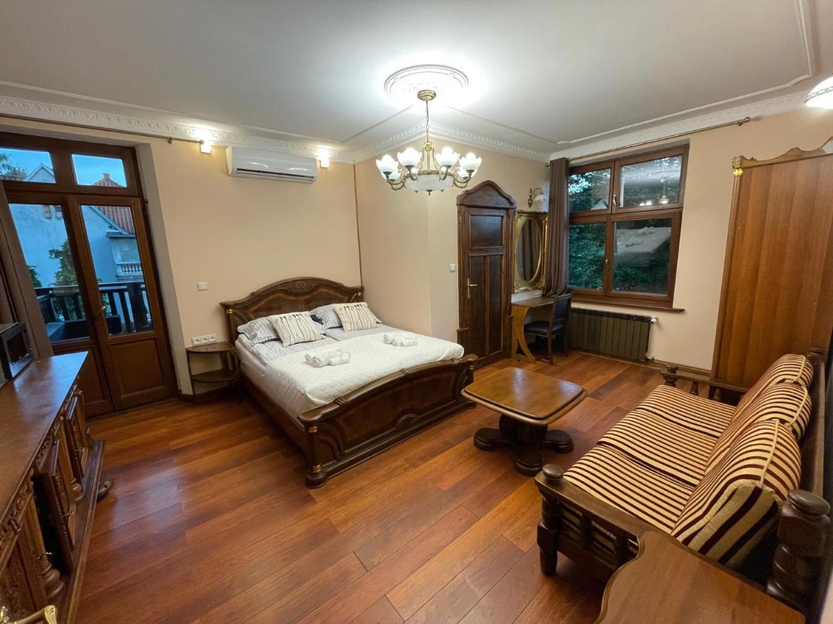 Dworek Oliwski Bed and Breakfast Gdansk Exterior foto