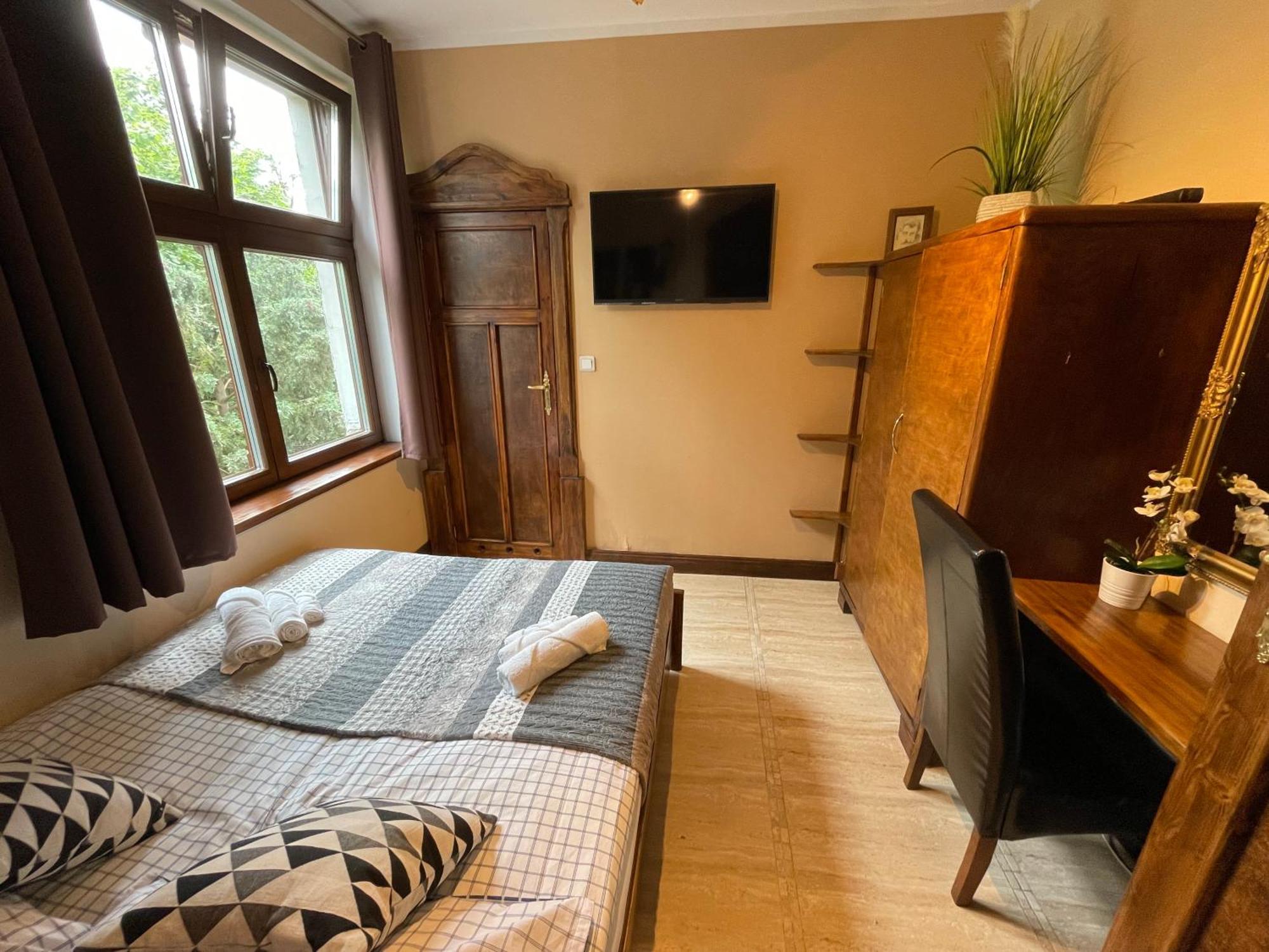 Dworek Oliwski Bed and Breakfast Gdansk Exterior foto