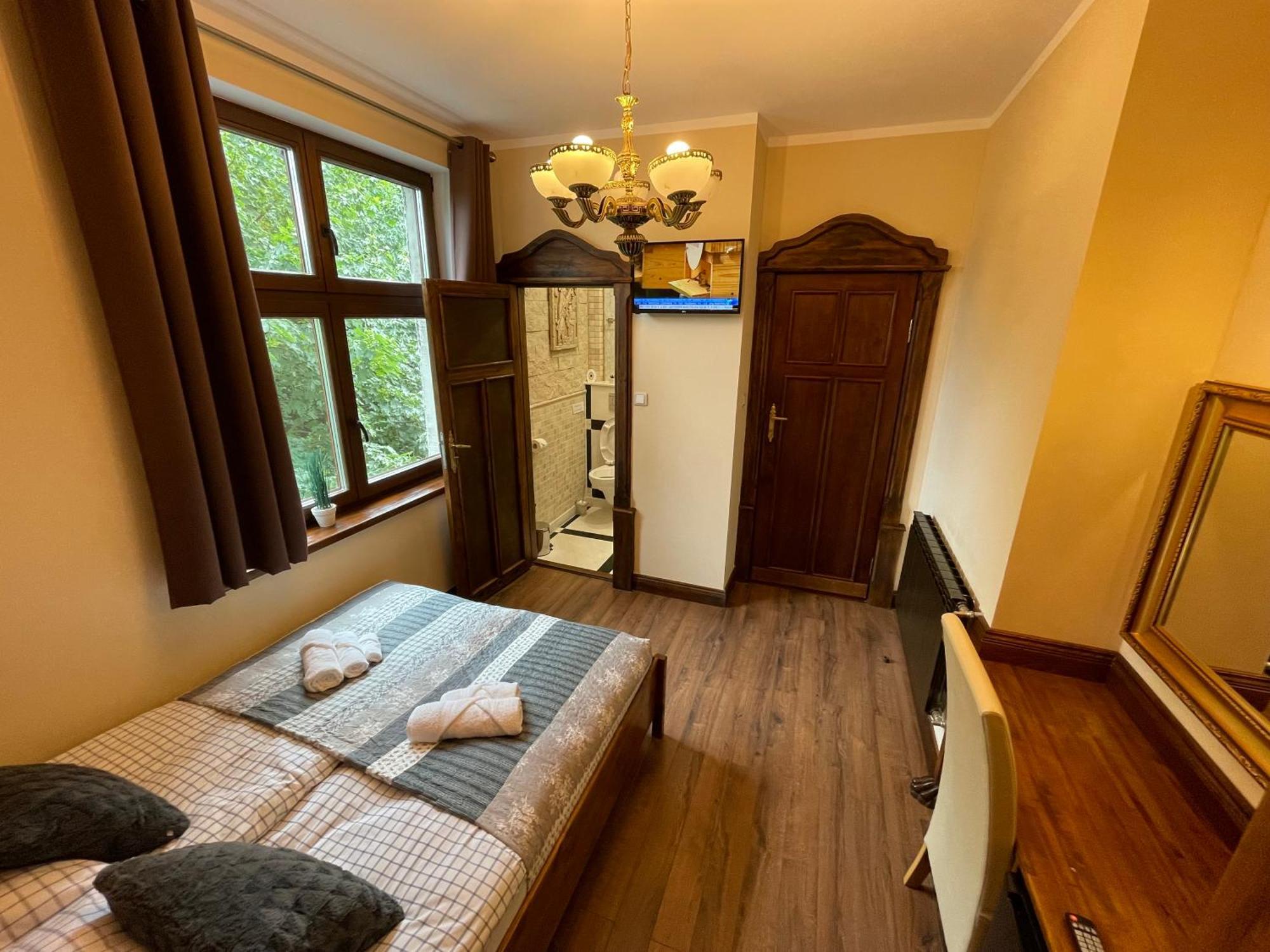 Dworek Oliwski Bed and Breakfast Gdansk Exterior foto